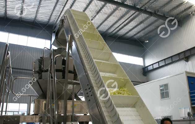 Coleslaw weighting and packing machine